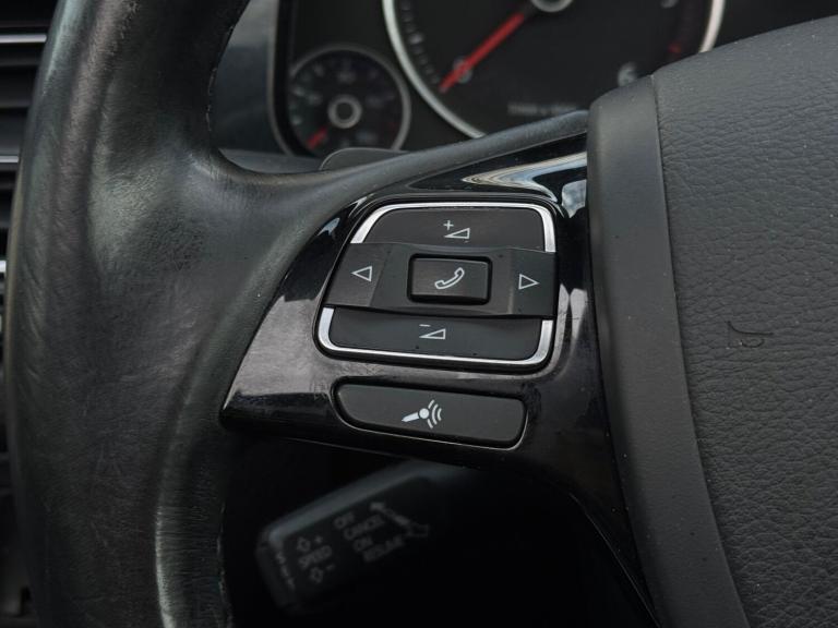 2016 Volkswagen Touareg 3.0 TDI V6 BlueMotion Tech R-Line Tiptronic 4WD Euro 6 (s/s) 5dr ESTATE D...