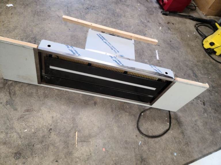 Touchscreen kitchen hob extraction fan 