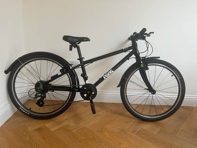 Frog 61 24” Kids Hybrid Bike - Age 8–10 Black 