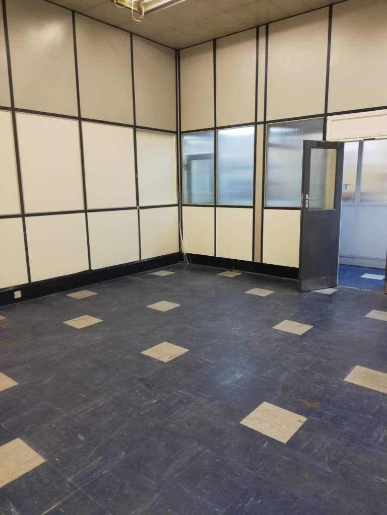 WORKSHOPS & OFFICES S3 & S4 - Our units  are great for workshops, offices, Showroom or storage. 