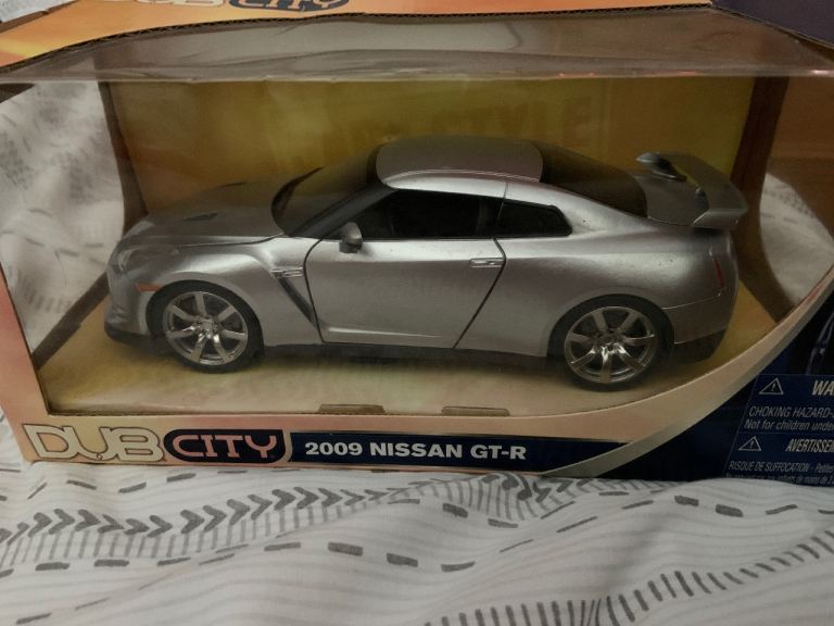 DUB CITY 2009 Nissan GT-R Diecast Model Car – Silver, New in Box