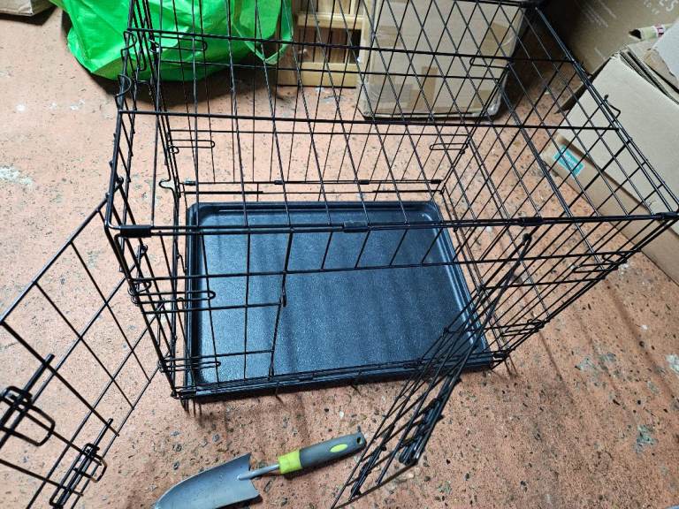 Dog crate medium size