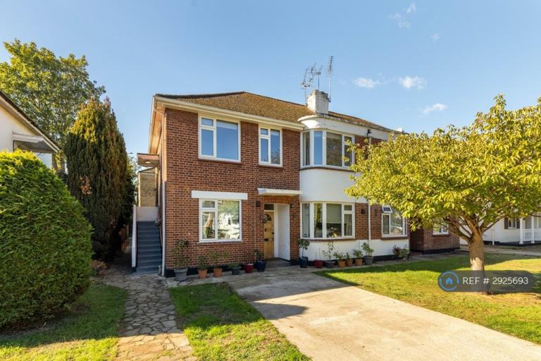 2 bedroom flat in Culverden Court, Weybridge, KT13 (2 bed) (#2925693)