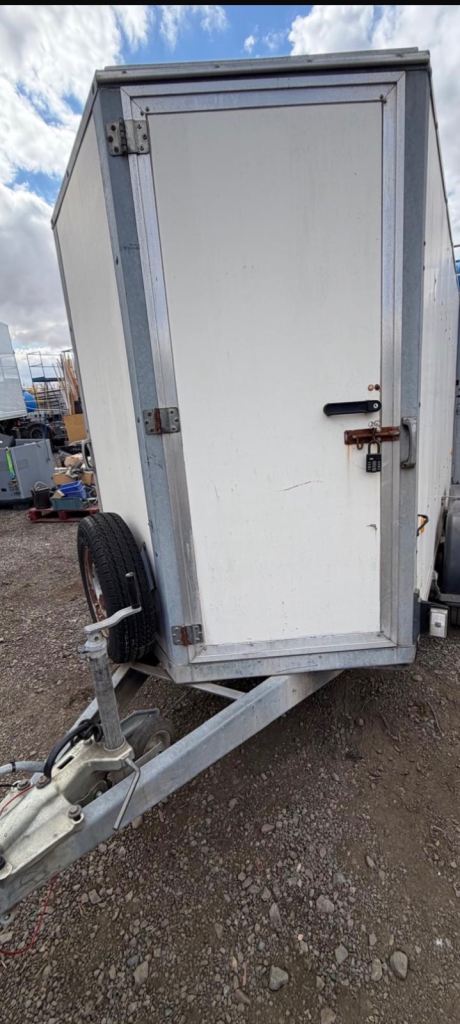 Ifor williams box trailer bv105g ramp