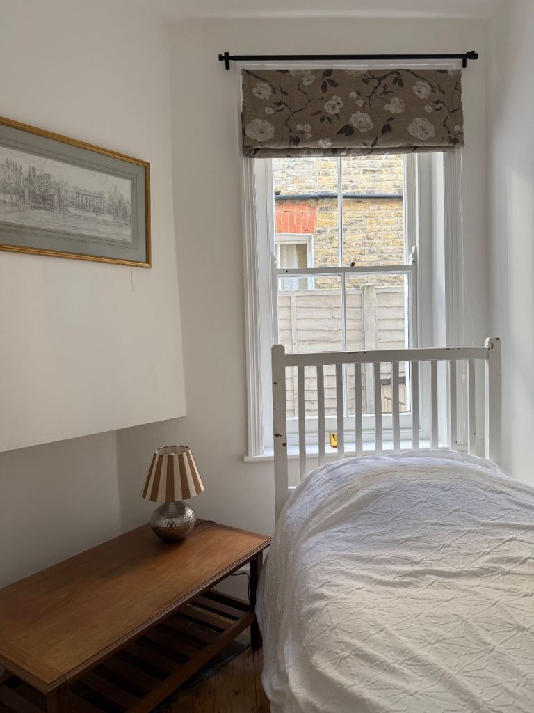 Box sash window W930mm x h17600mm x D125