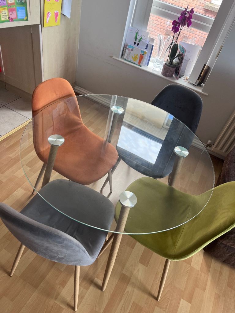 Table and chairs 