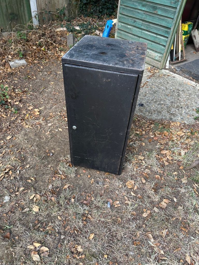 Black Metal Storage Locker/Cabinet – Used Condition