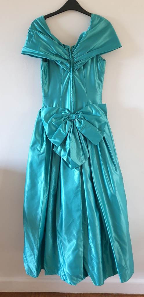 Prom dress; full length dress, size 8 (slim and a small size 8)