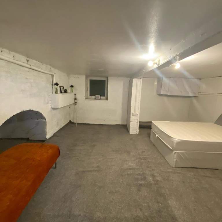 Spacious 1 Bed Basement Flat in Longton. Bills Included