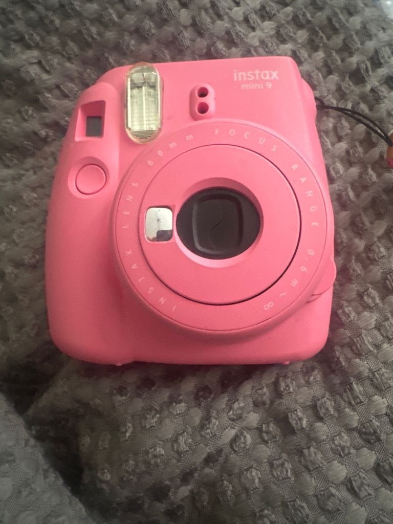 Instax mini 9 Instant Camera – Pink, Good Condition