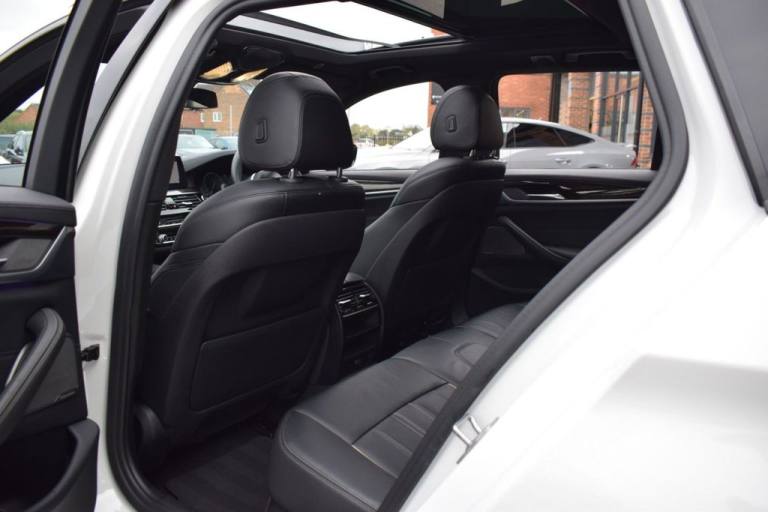2018 Y BMW 5 SERIES 3.0 530D M SPORT TOURING 5DR DIESEL AUTO EURO 6 (S/S) (265 P