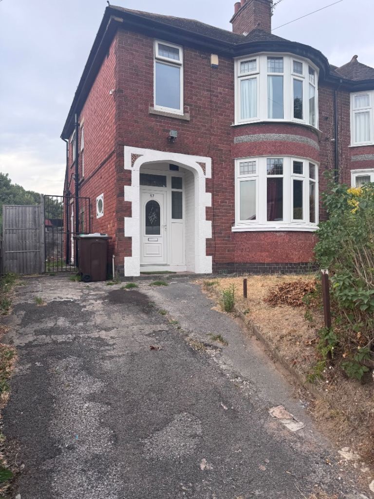 3 bed house for rent- Nuthall 