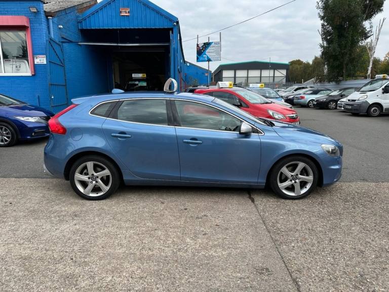 2016 Volvo V40 2.0 D2 R-Design Nav Hatchback 5dr Diesel Manual Euro 6 (s/s) (120 ps) Hatchback Di...