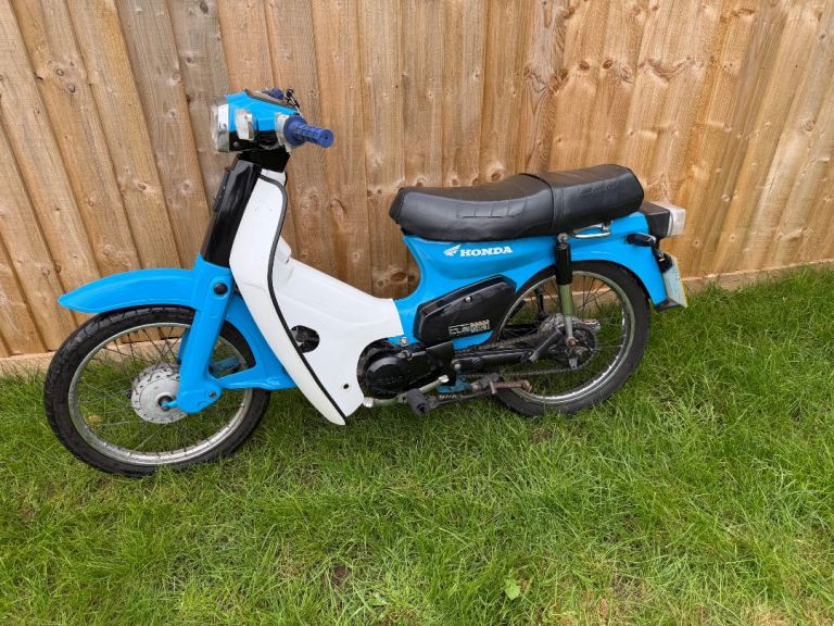 Honda cub 90 blue 