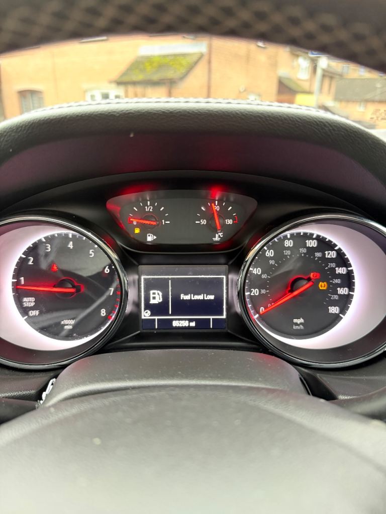 Vauxhall, INSIGNIA, Hatchback, 2019, Manual, 1490 (cc), 5 doors