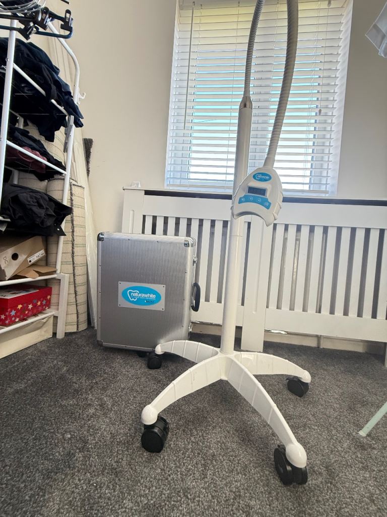 Teeth whitening lamp 