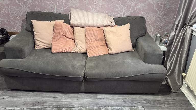 2 and 3 Sofa Set