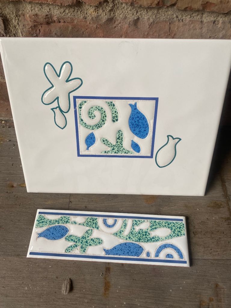 Tiles/border tiles