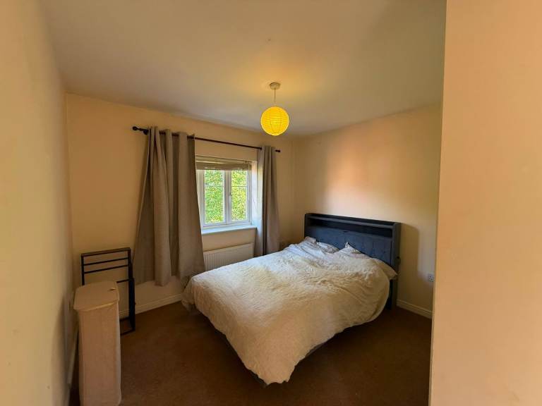 Large Furnished Double Room in Quiet BS10 Home – Available Now