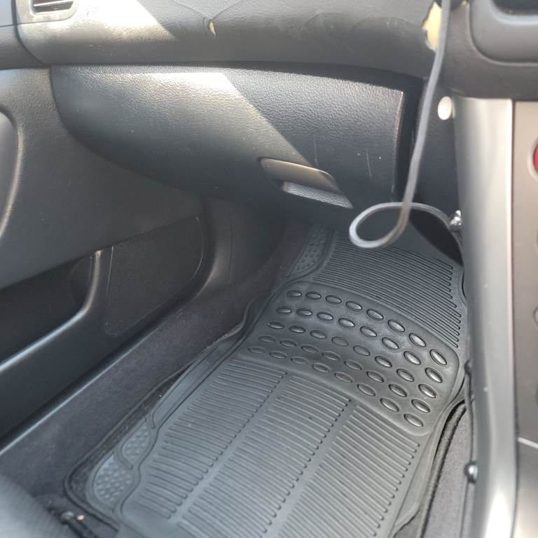 Subaru Legacy Estate Automatic runs of LPG and/or Petrol