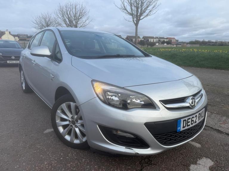 2012 Vauxhall Astra 1.4i 16V Active 5dr HATCHBACK Petrol Manual