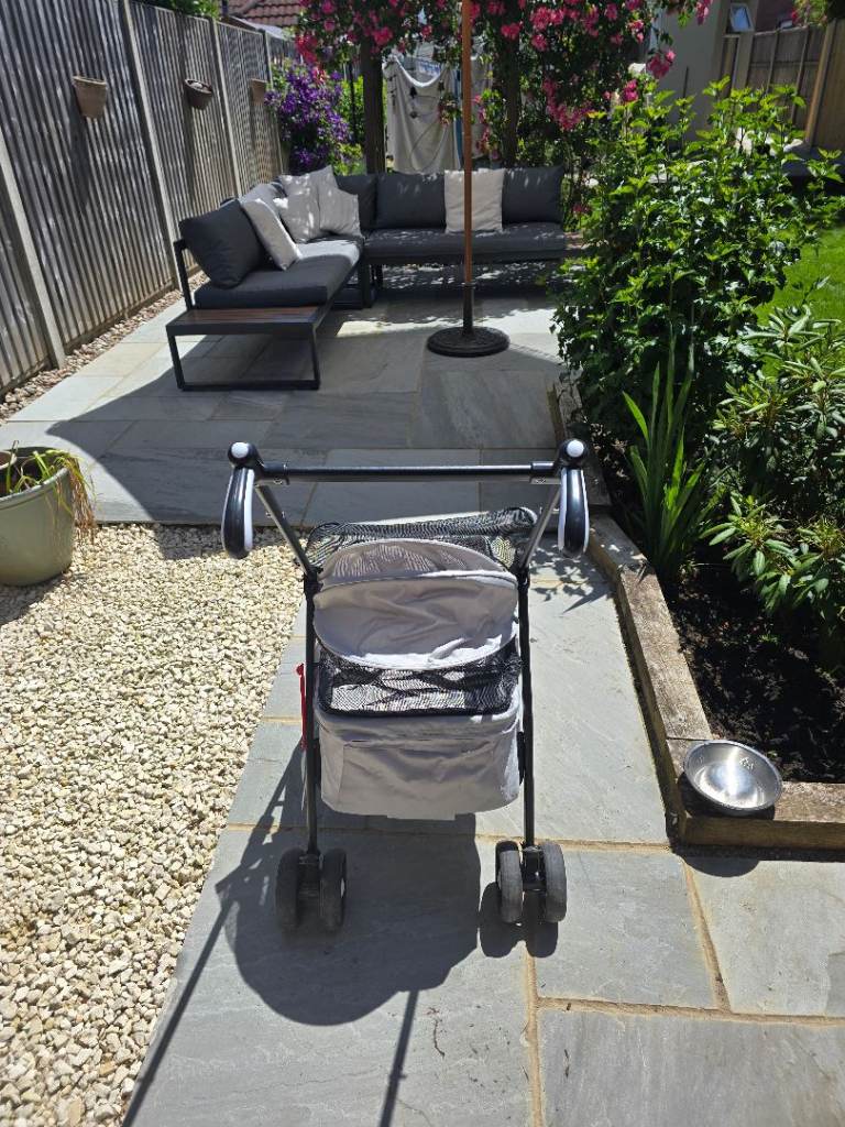 Dog push chair 