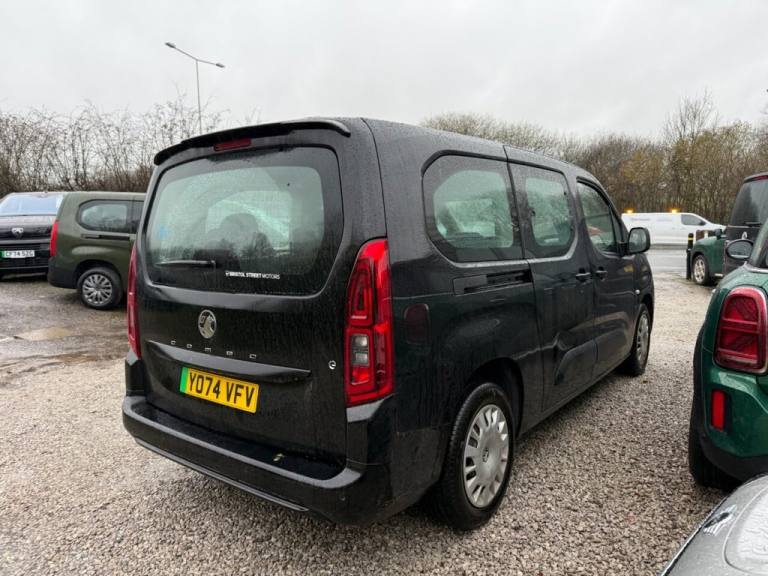 2025 Vauxhall Combo Life 100kW Design XL 52kWh 5dr Auto [7 Seat] MPV ELECTRIC Automatic