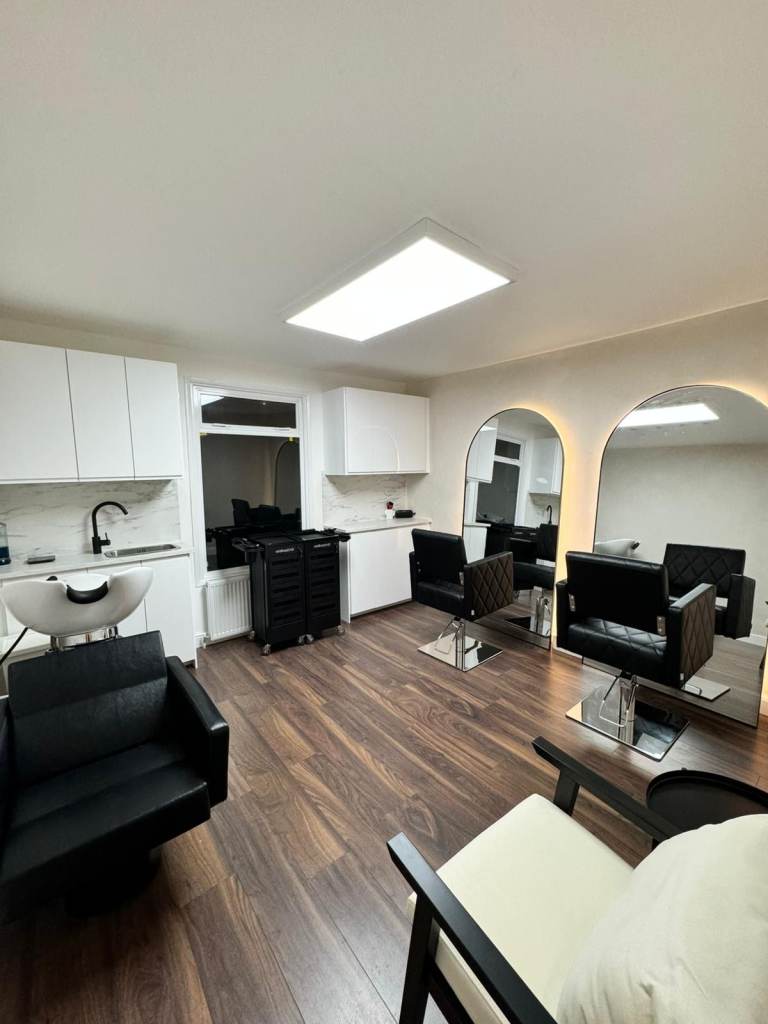 Beauty Room to Rent in Purley