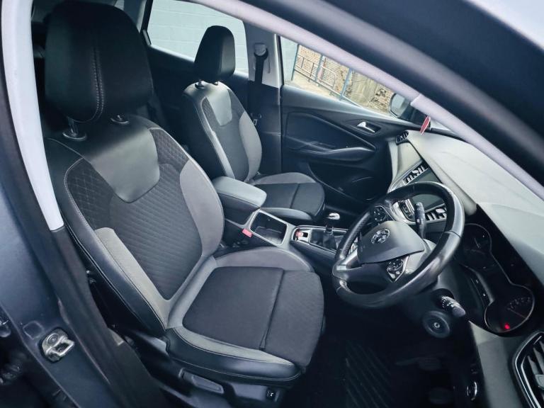 2019 Vauxhall Grandland X 1.5 Turbo D Tech Line Nav 5dr HATCHBACK DIESEL Manual