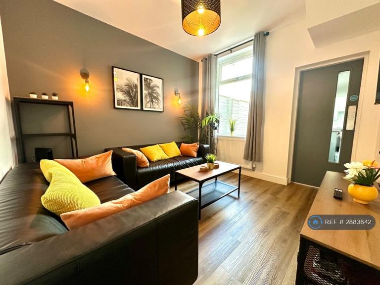 4 bedroom house in Oxford Street, Middlesbrough, TS1 (4 bed) (#2883842)