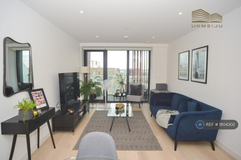 1 bedroom flat in James Cook Building, London, E16 (1 bed) (#1804302)