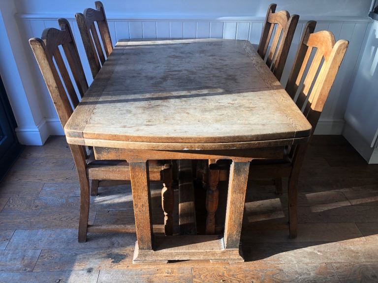 Vintage extendable dining table and four chairs