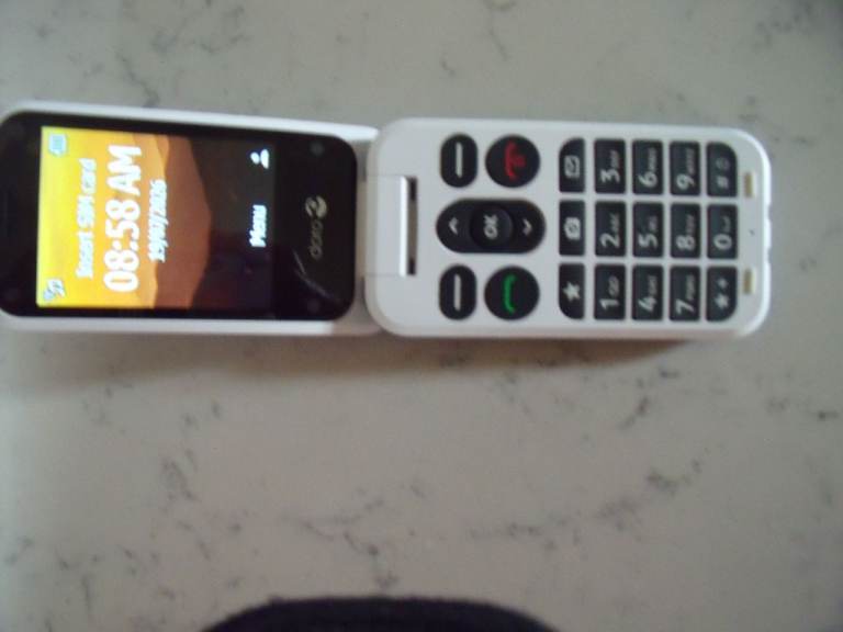  Dora Leva L20. big button flip unlocked 4G new mobile phone designed for simplicity