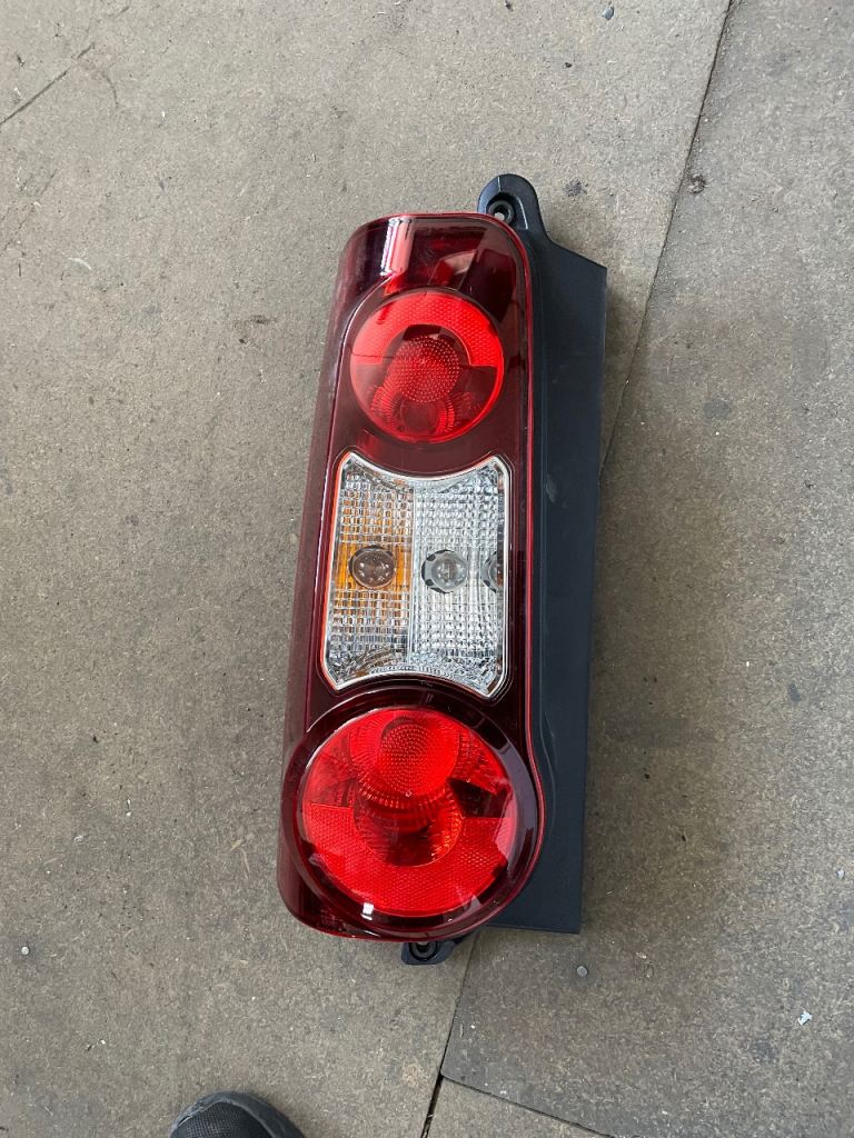 PEUGEOT PARTNER CITROEN BERLINGO MK2 LEFT SIDE REAR TAIL LIGHT LAMP (2012-2019) 