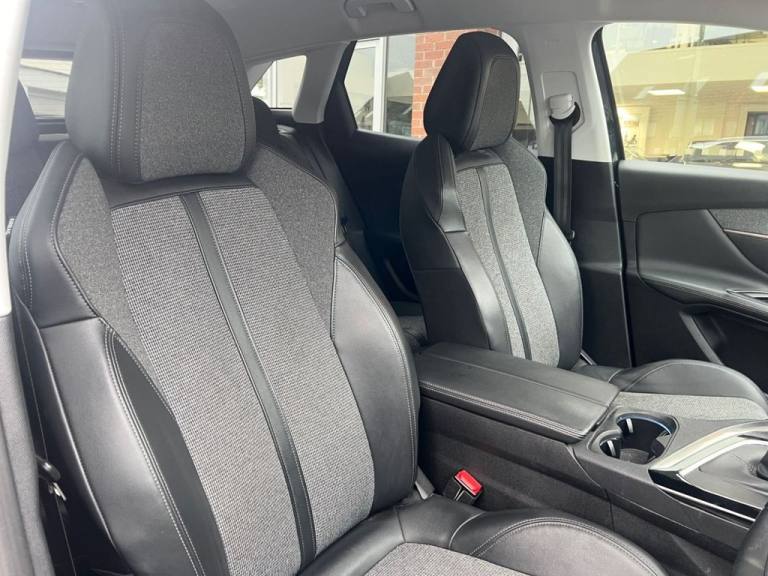 2019 Peugeot 3008 1.5 HDi Allure  HATCHBACK Diesel Manual