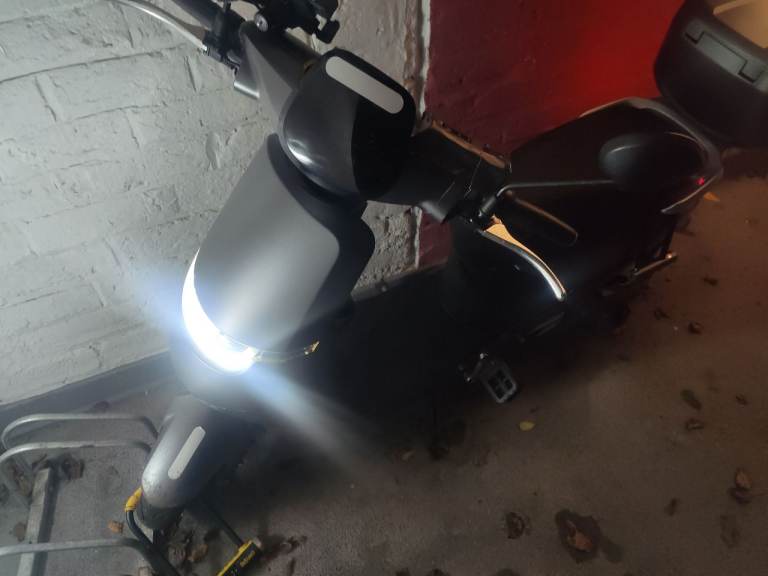 PEDAL ASSIST MOPED