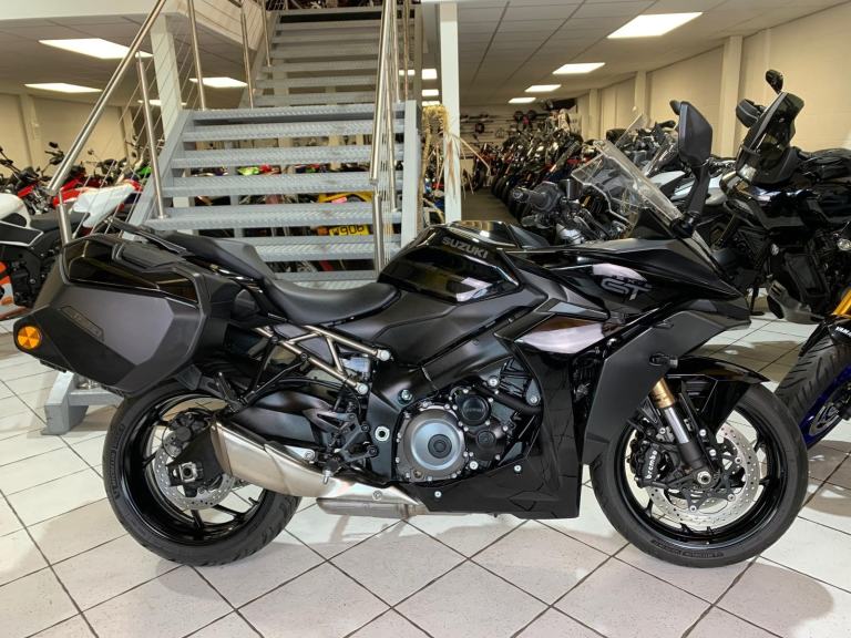 Suzuki GSXS 1000 GT + PLUS 2022