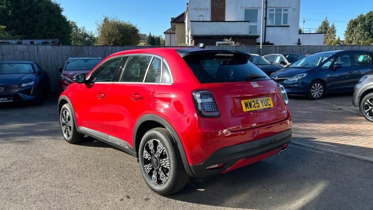 2025 Fiat 600 1.2 MHEV SUV 5dr Petrol Hybrid e-DCT Euro 6 (s/s) (136 ps) SUV Hybrid Automatic