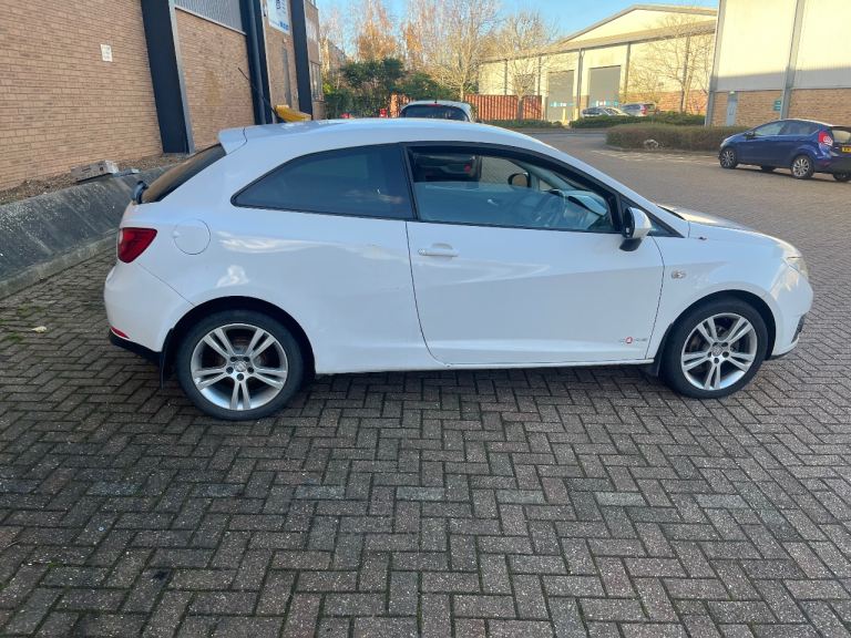 Seat, IBIZA, Hatchback, 2012, Manual, 1390 (cc), 3 doors