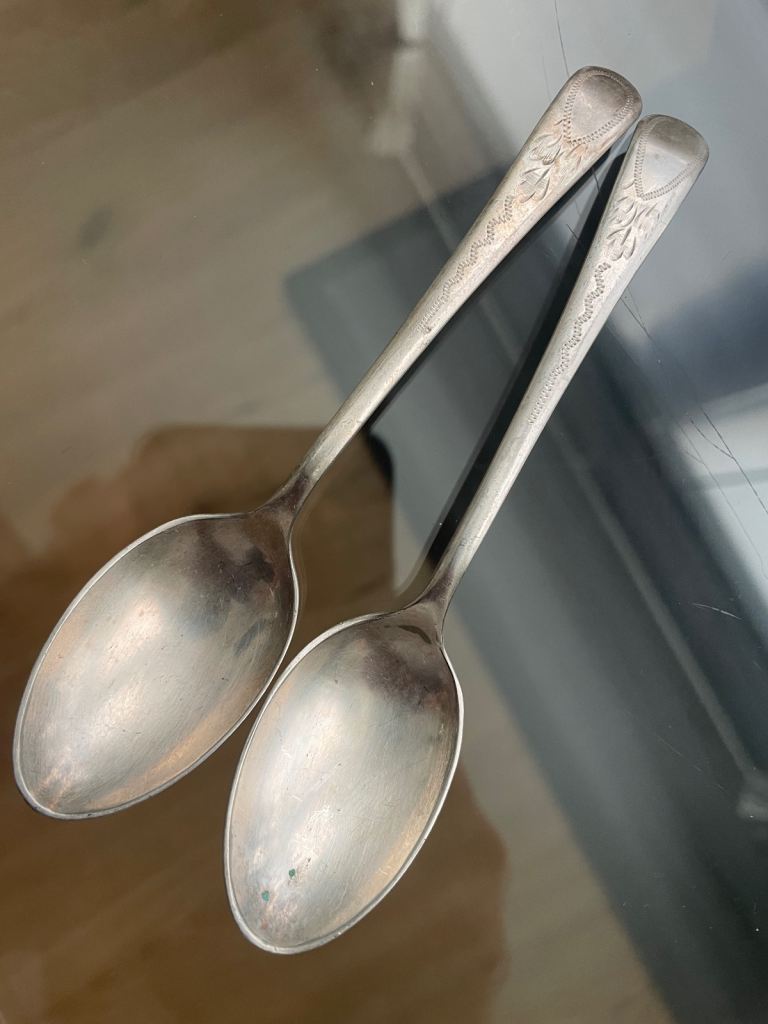 Vintage tea spoons t A silver plated