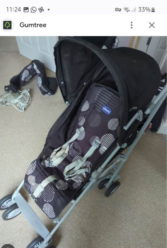 Chicco stroller with rain cover 