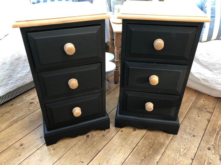 image for A Pair of Lovely Bedside Tbles