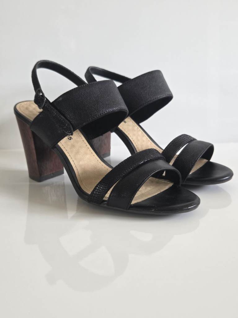 Women's 'Hush Puppies' size 5 Sandals 