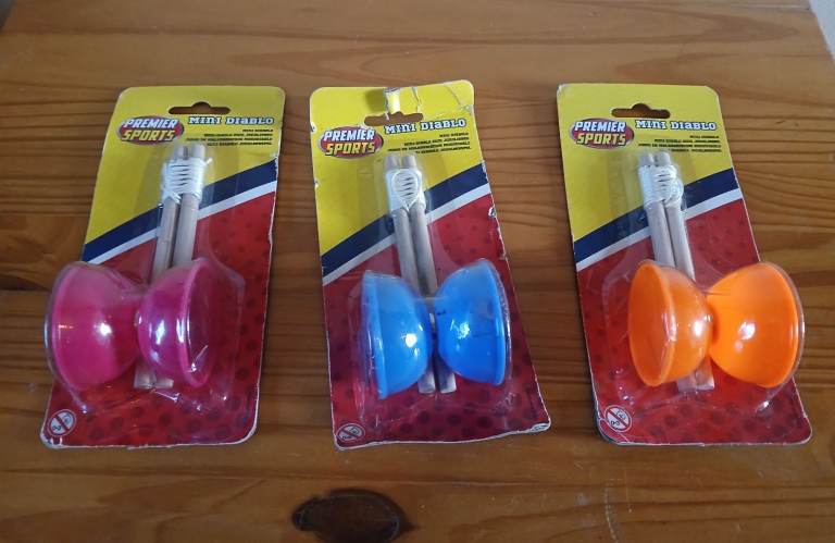 3x Mini Diablo Juggling Toys Stocking Filler Party Bag Party Favour Gift