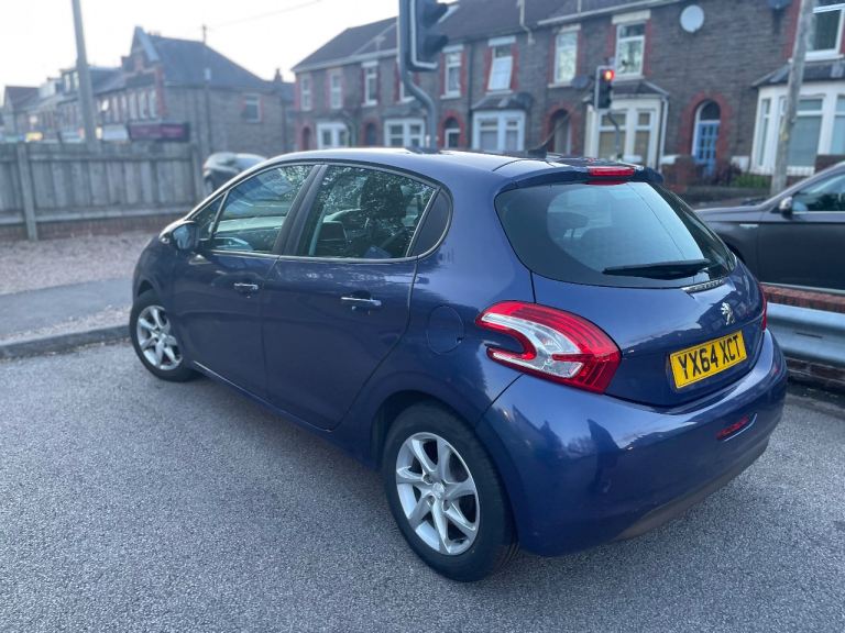 2014. Peugeot. 208 petrol