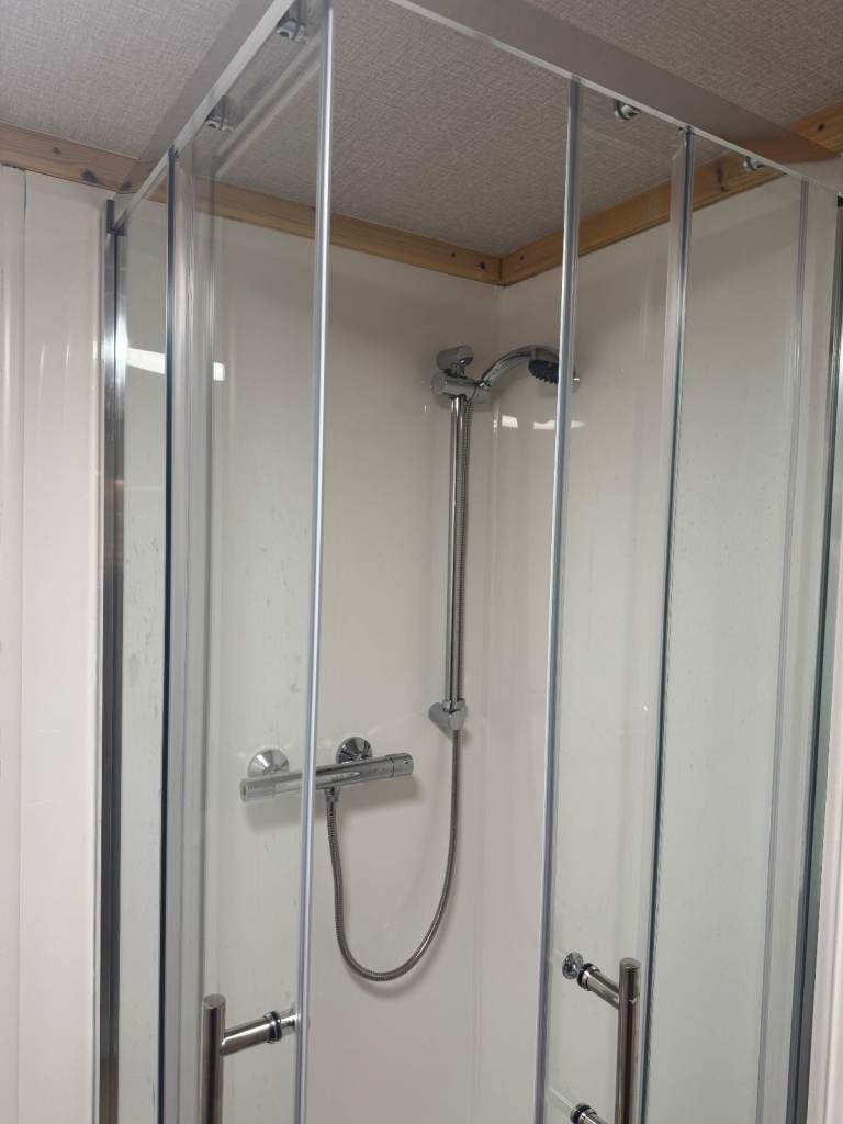 Room 9 Premium Family sleeps 6-10 people