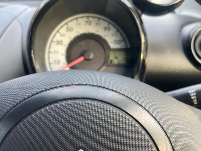 CITROEN C1 1.0 VTR+ 10 REG BLACK 5 DOOR 60063 MILES MOT JUNE 25TH 2026 TAX £20 LOW INSURANCE 60+MPG 