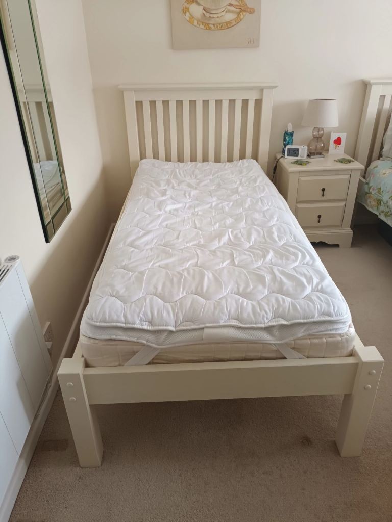 2 x Single Beds