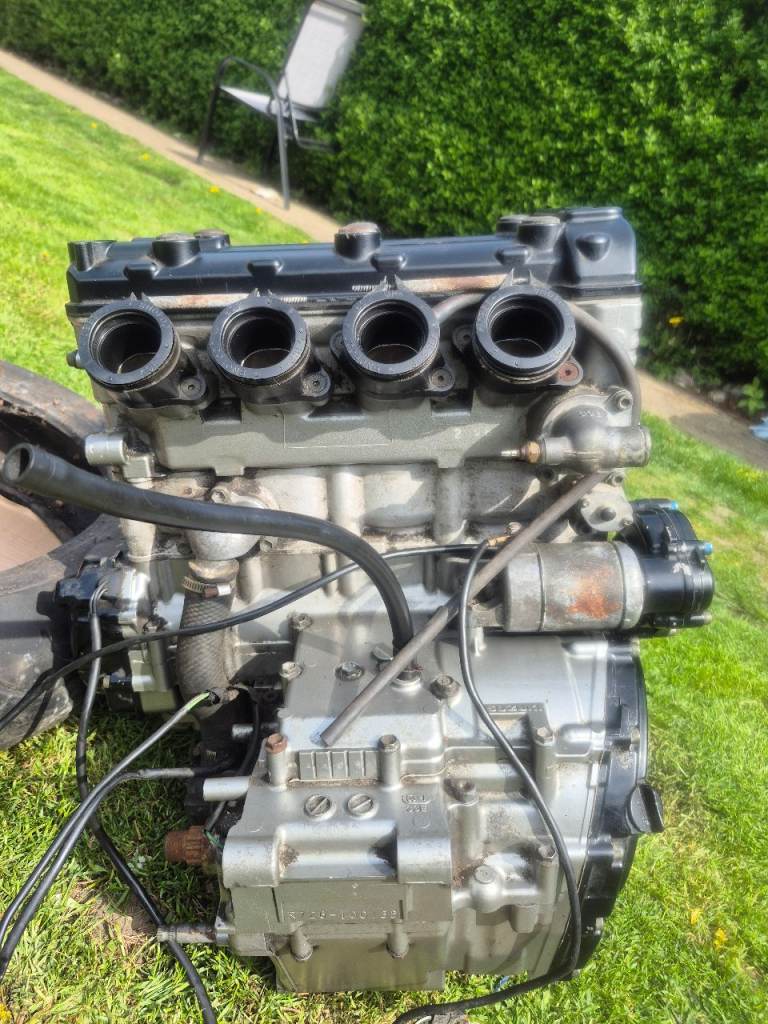Suzuki gsxr 750 srad engine