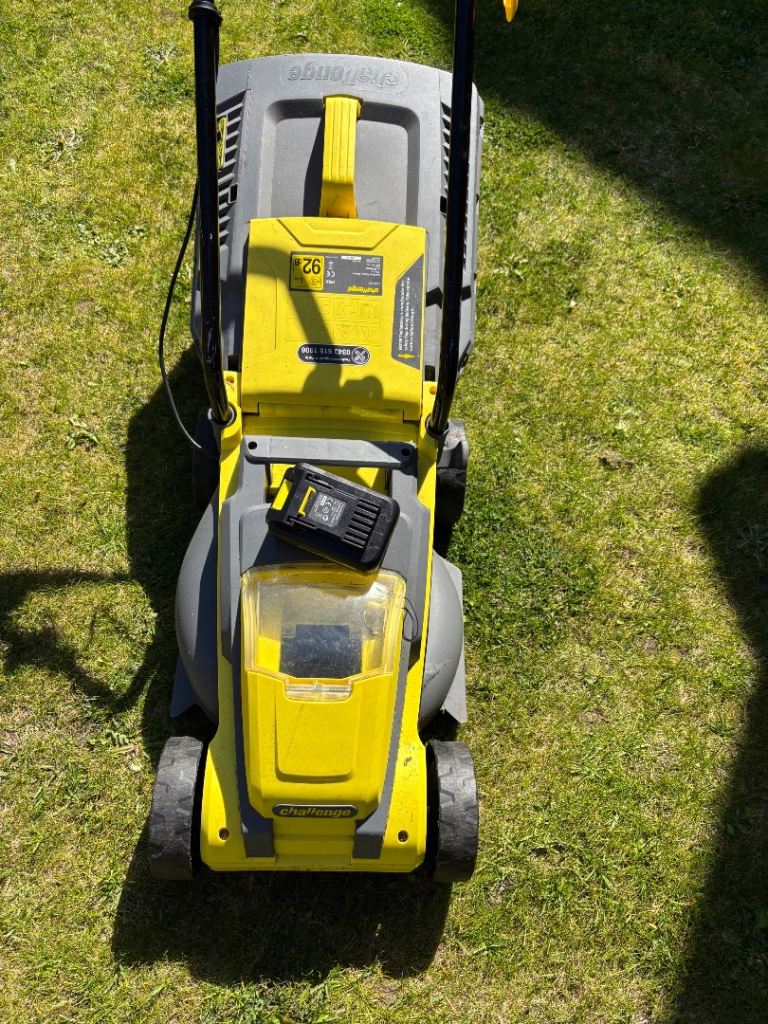 Challenge Cordless Lawnmower with Battery – Good Working Order
